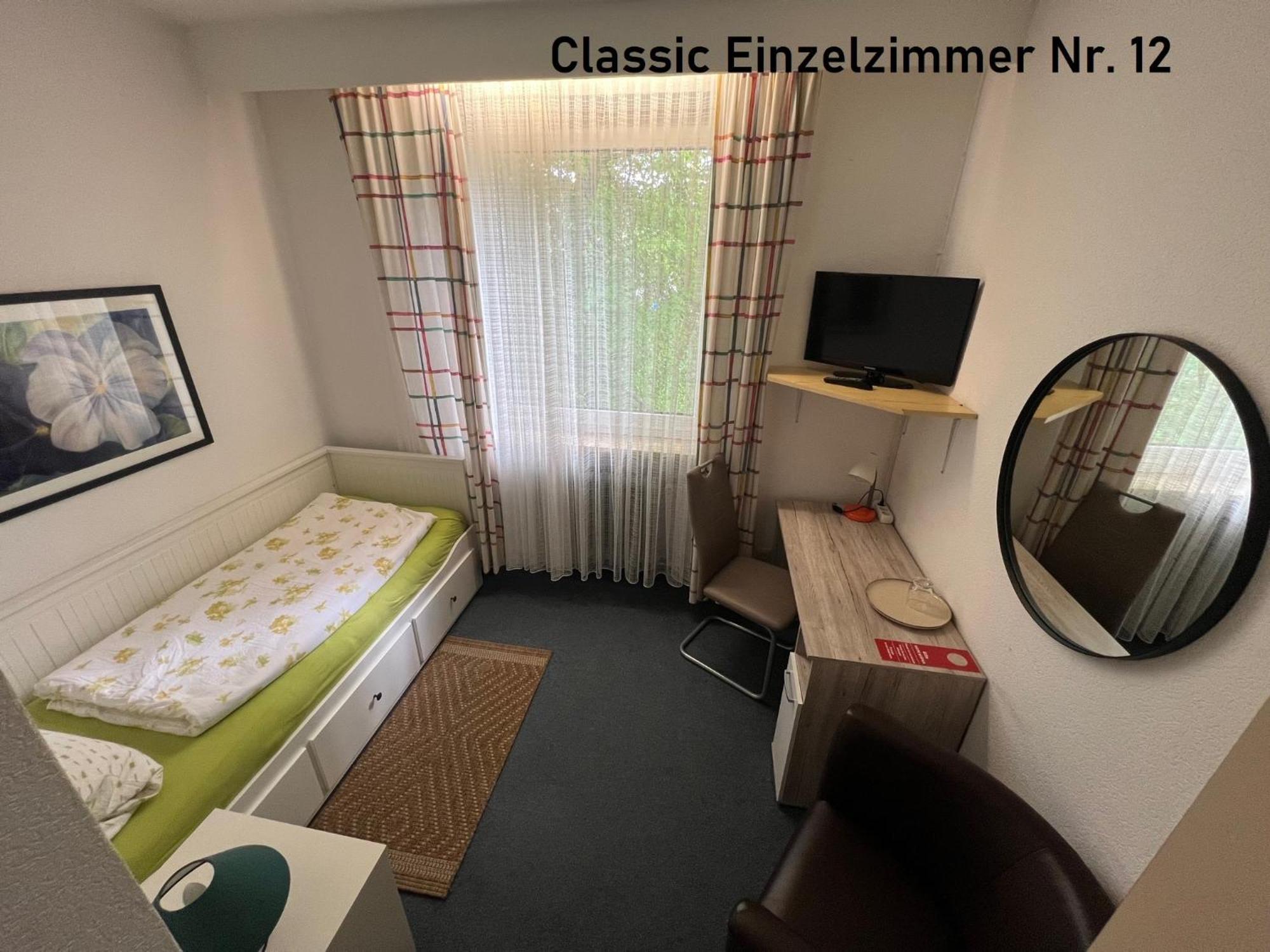 Hotelpension Am Thermalbad باد نيندورف الغرفة الصورة